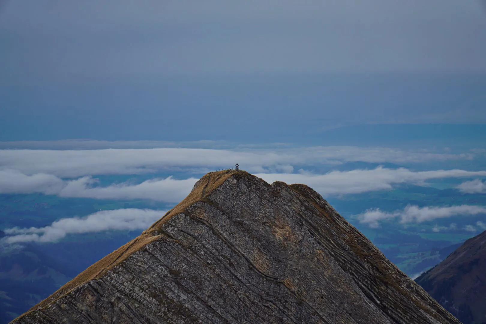 瑞士少女峰旅游详细攻略,四姑娘山徒步路线免费推荐