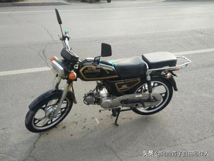 70年代老式嘉陵摩托车,嘉陵70摩托老款