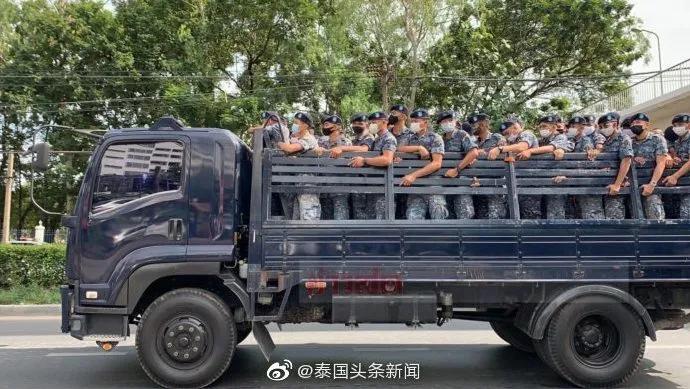 泰国皇家卫队也成为*会集**者的*威示**目标了