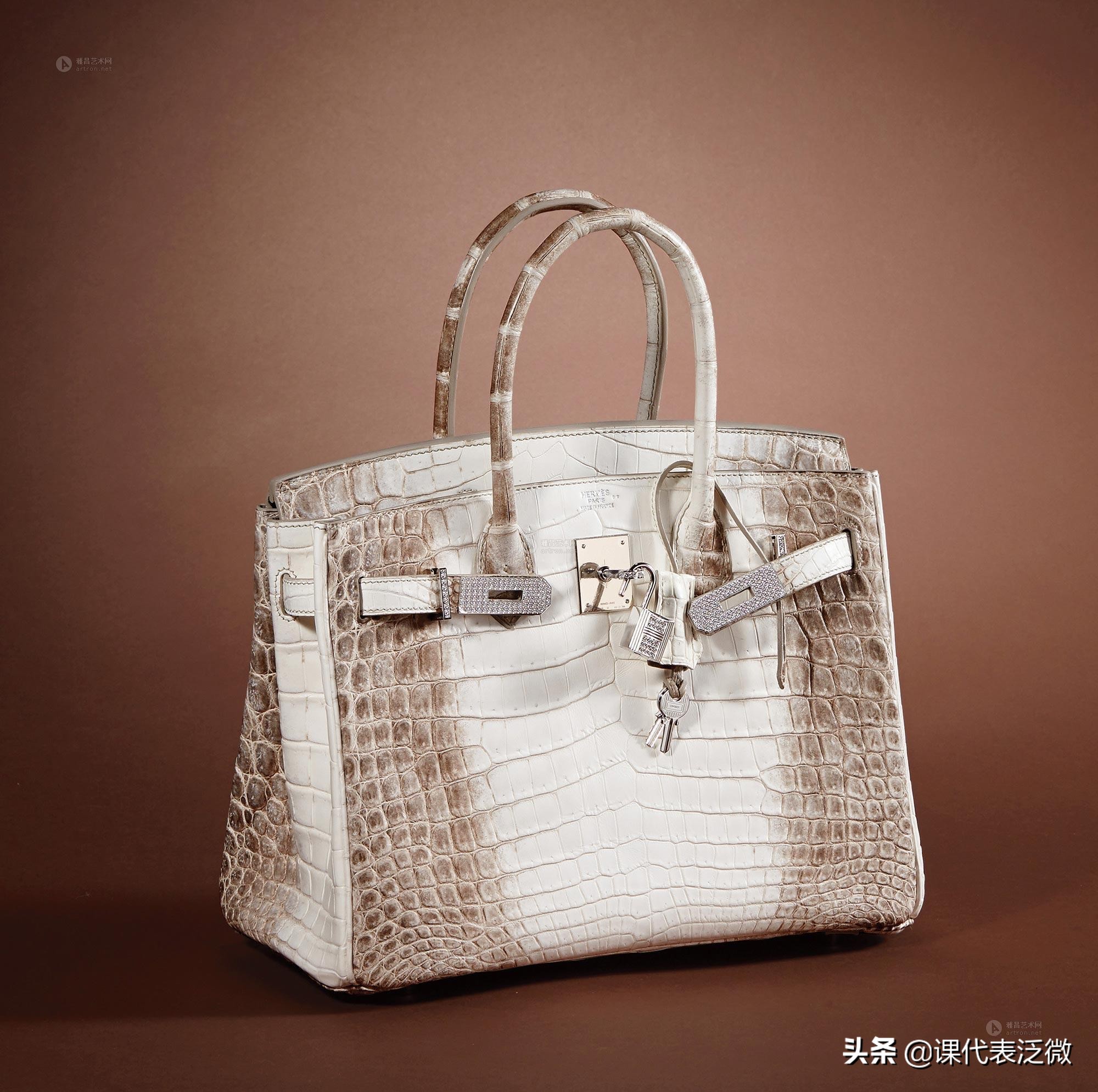 郭晶晶背着爱马仕的包,郭晶晶拎13万的爱马仕