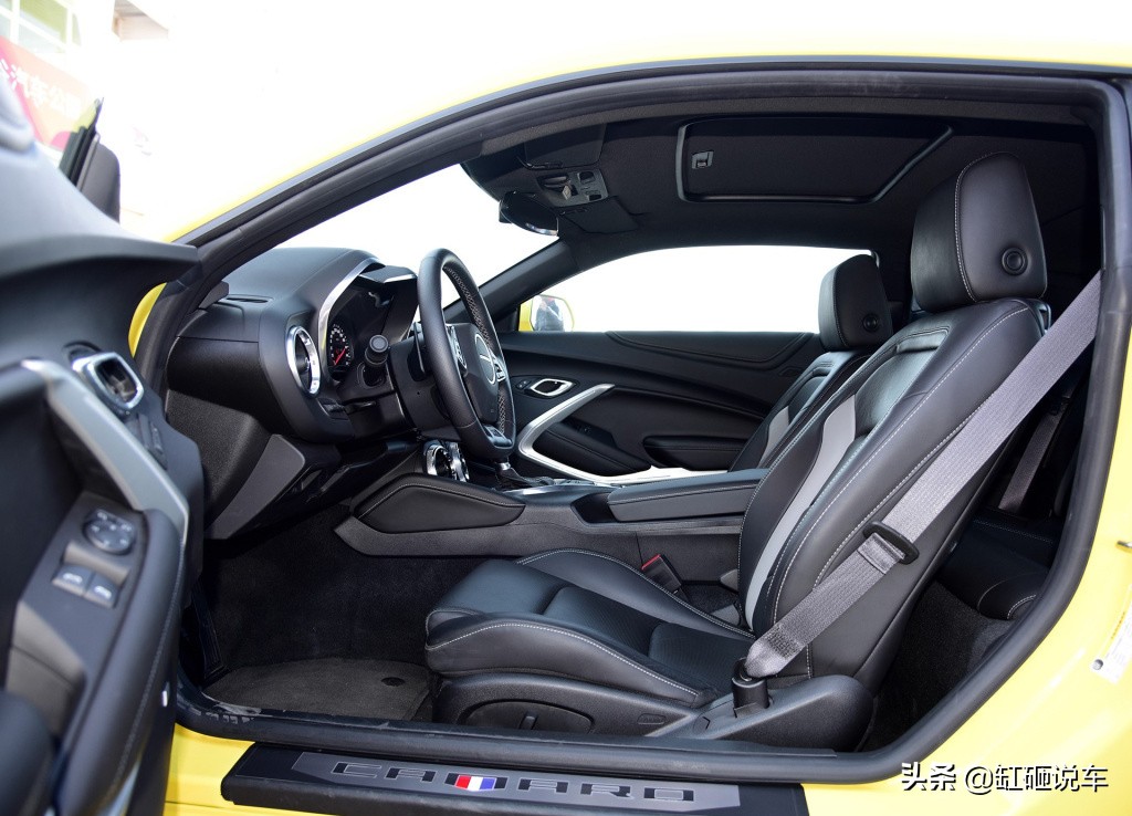 跑车30万的车,跑车30多万双门四座