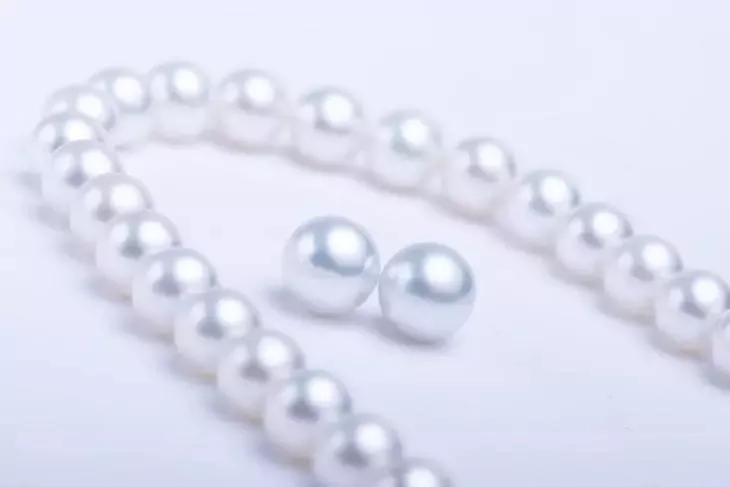 市场上99%的珍珠一碰就掉皮，还卖的死贵！这个“锅”谁来背？