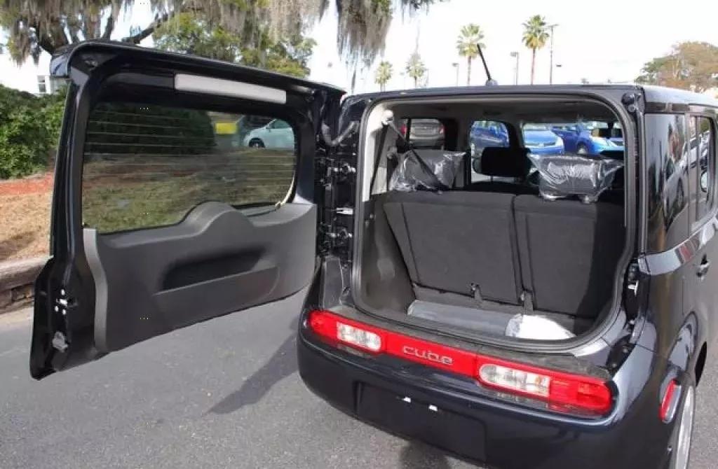 空间魔术师是什么b级轿车,空间魔术师是谁