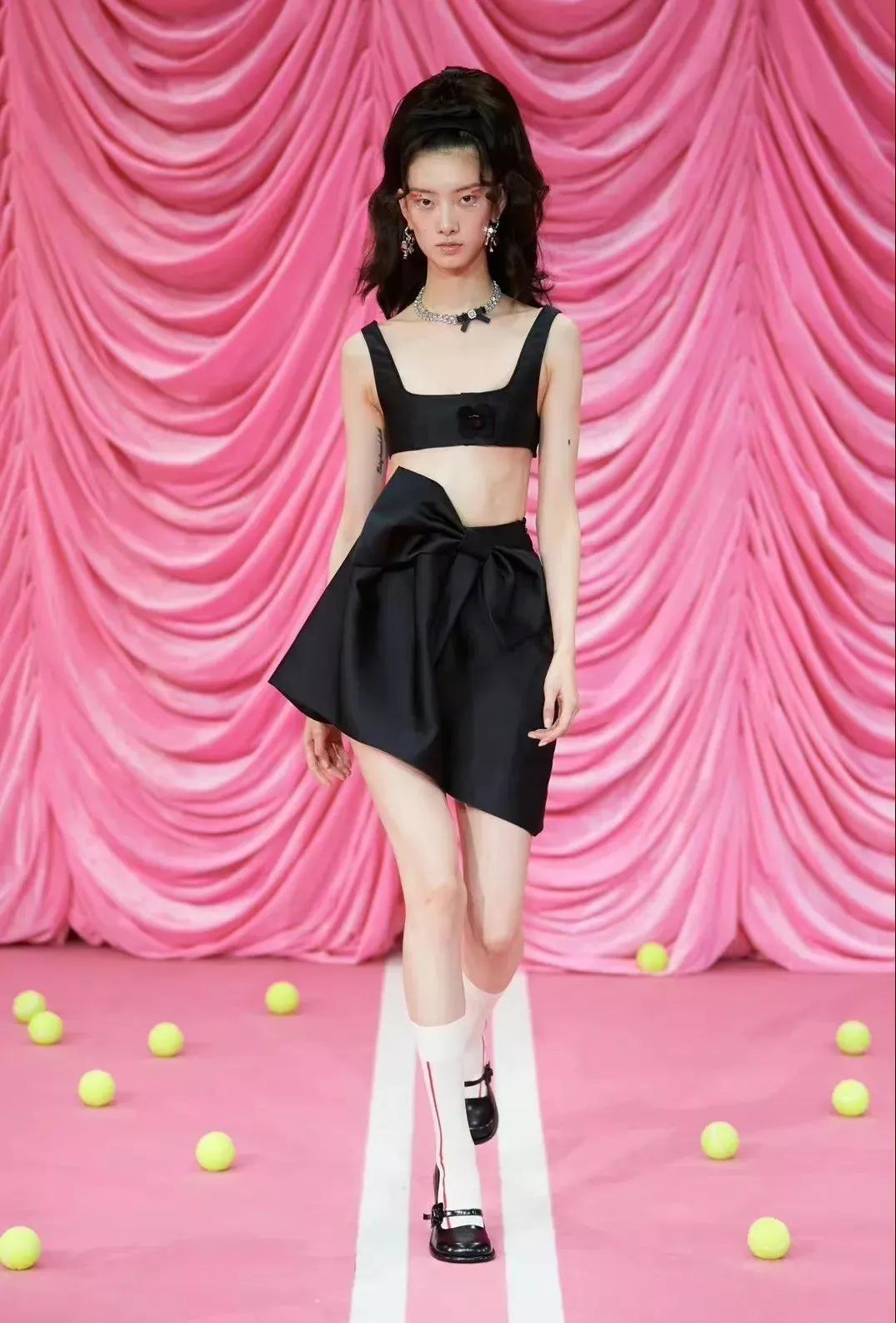 想听艺术少女Cici讲解敦煌壁画