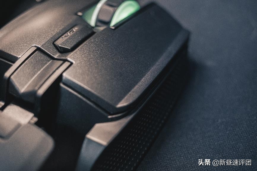 PMW3389加持，模块化设计鼠标骨伽700MEVO评测