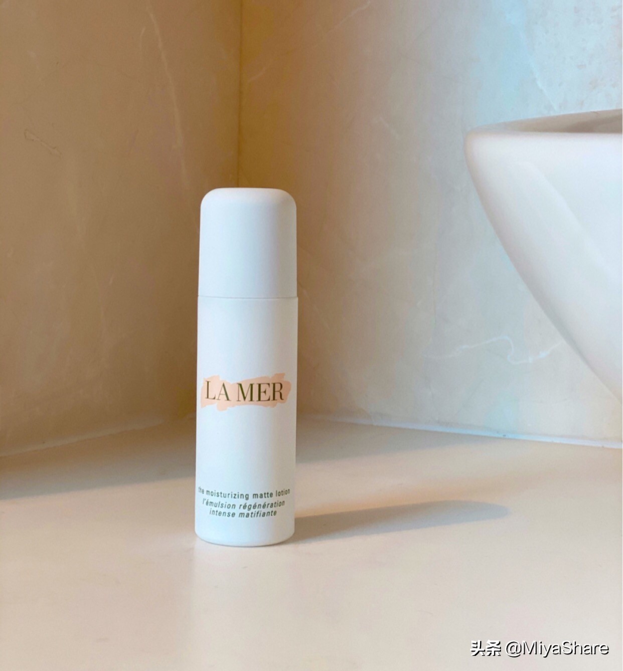 哪款乳液比希思黎更润,风靡全球的希思黎全能乳液来了