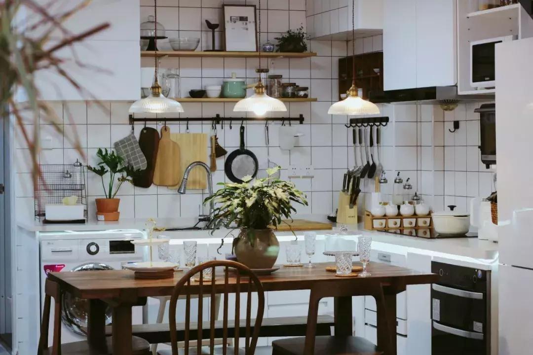 厨房整齐的秘诀就是台面空无一物,厨房很乱怎么办