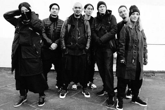 机圈跨界大佬又有新玩法？ROG联名ACRONYM，推出潮玩周边