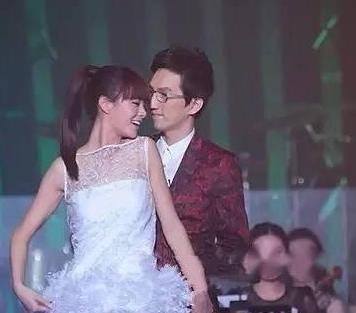 专辑张张大卖，事业一路高歌，这是我们忘掉他风流史的理由？