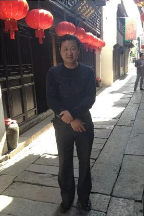 「顾马入江南」老街酒楼吃吃蟹