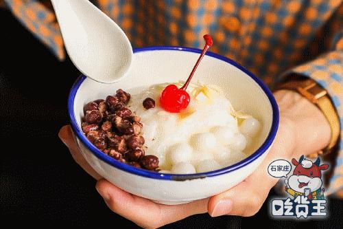 网红“爸爸”终于来了！1分钟就能吃的牛排火锅，连锅底都有肉