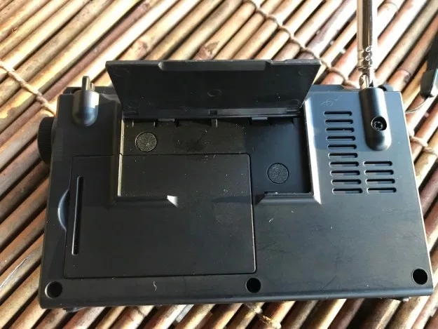 RADIWOWR-108一款全新的DSP短波便携式收音机,含航空和长波段