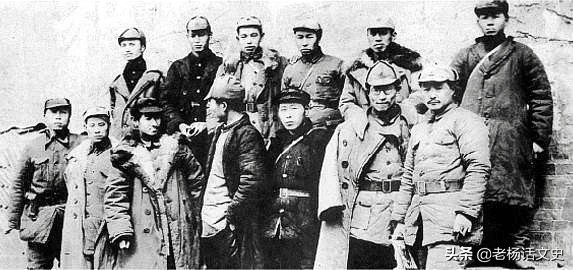 他是木兰山72英雄之一，率部巧计捉土豪，后成开国上将