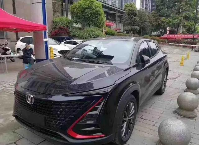 街头偶遇新款吉姆尼,街头偶遇京a红旗l5