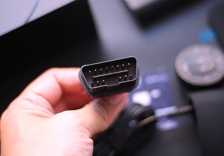 百路达HUD：听歌追剧看小猪佩奇？这才是车载导航的正确打开方式