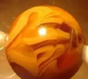 压制琥珀中的气泡是圆的吗,高温压制琥珀是真的吗