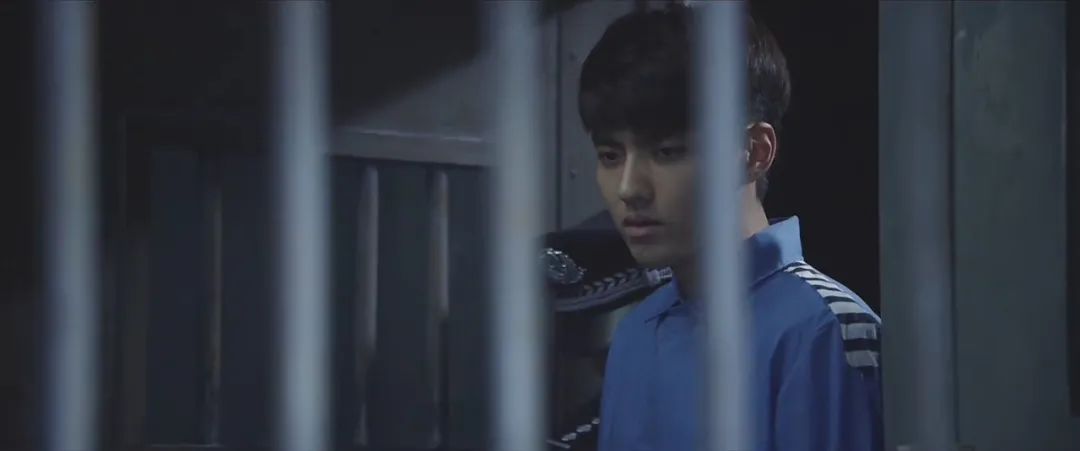 比起内娱年度巨瓜，我更想扒一扒她