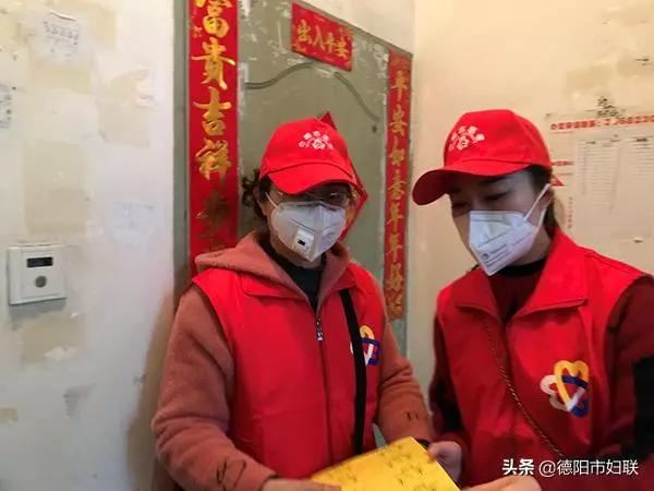 巾帼志愿者撑起抗疫防疫半边天,抗疫志愿者为出征勇士护小家