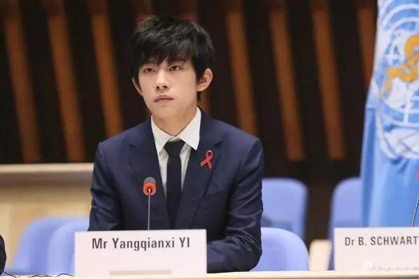 如何通过发朋友圈让女生倒追,怎么发朋友圈让女生主动来追你