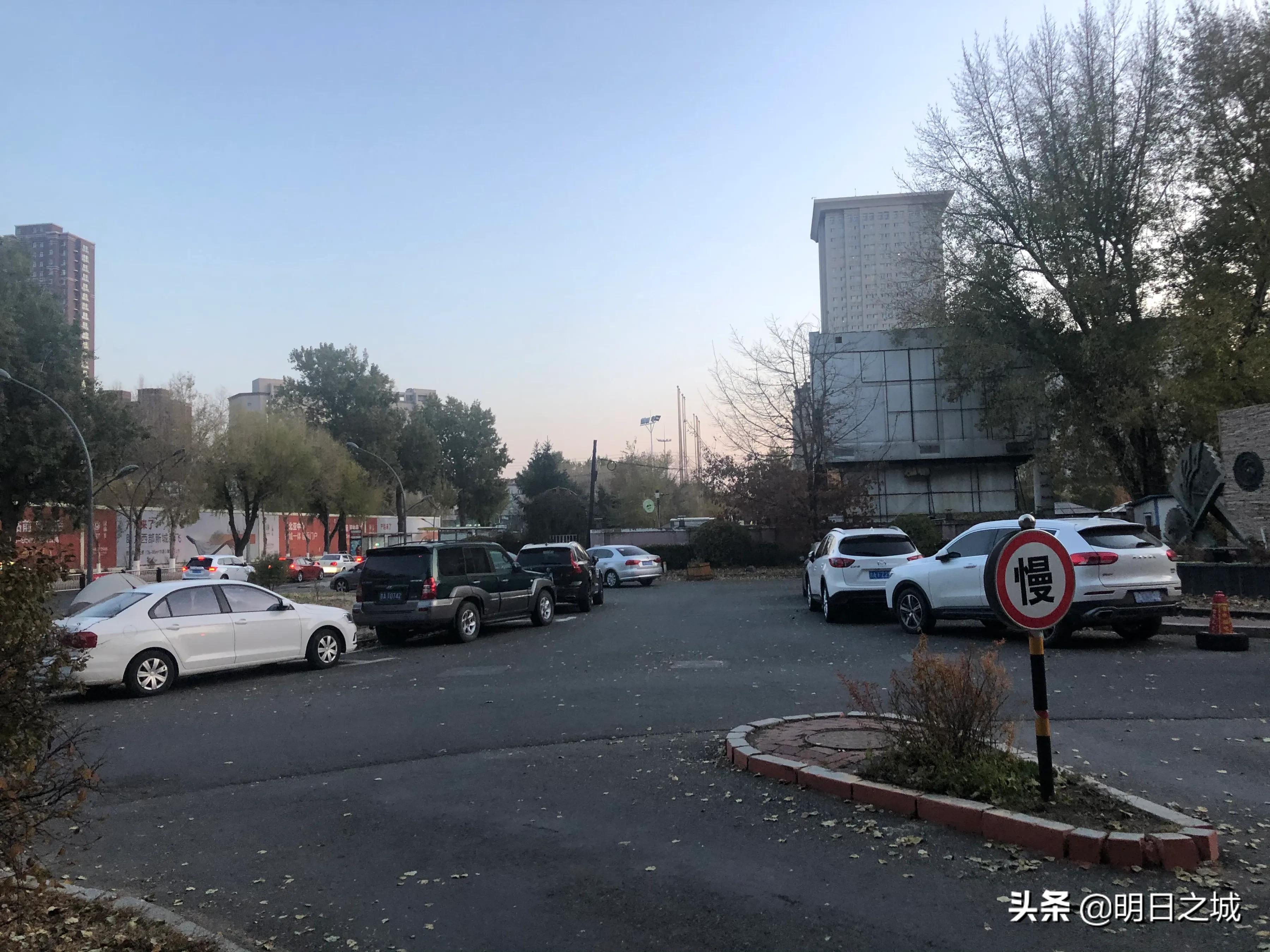 在长春1700一个月租房子贵么,一年2000块租车位