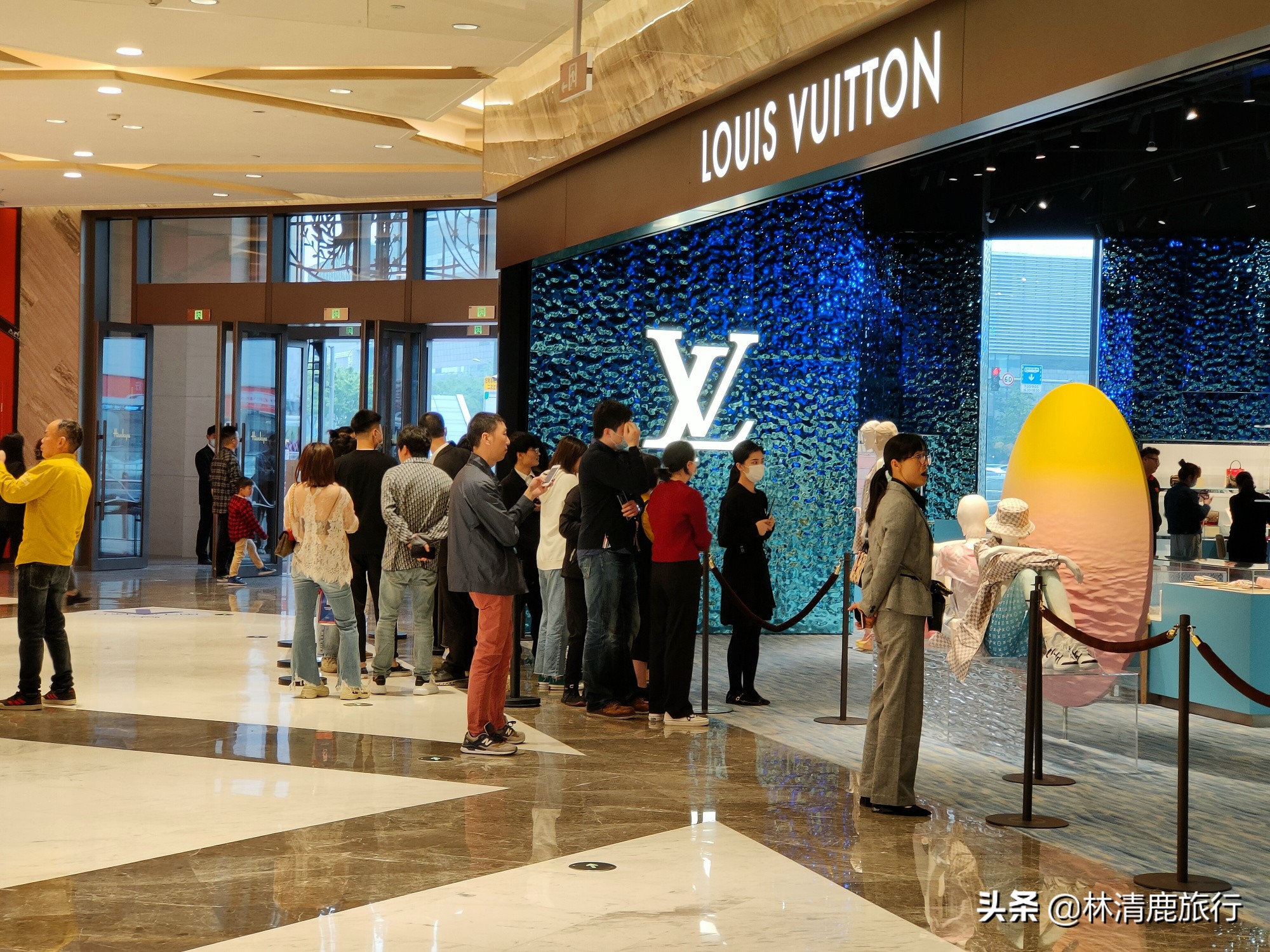 宁波比较高档的商场,宁波的大型购物商场叫什么名字