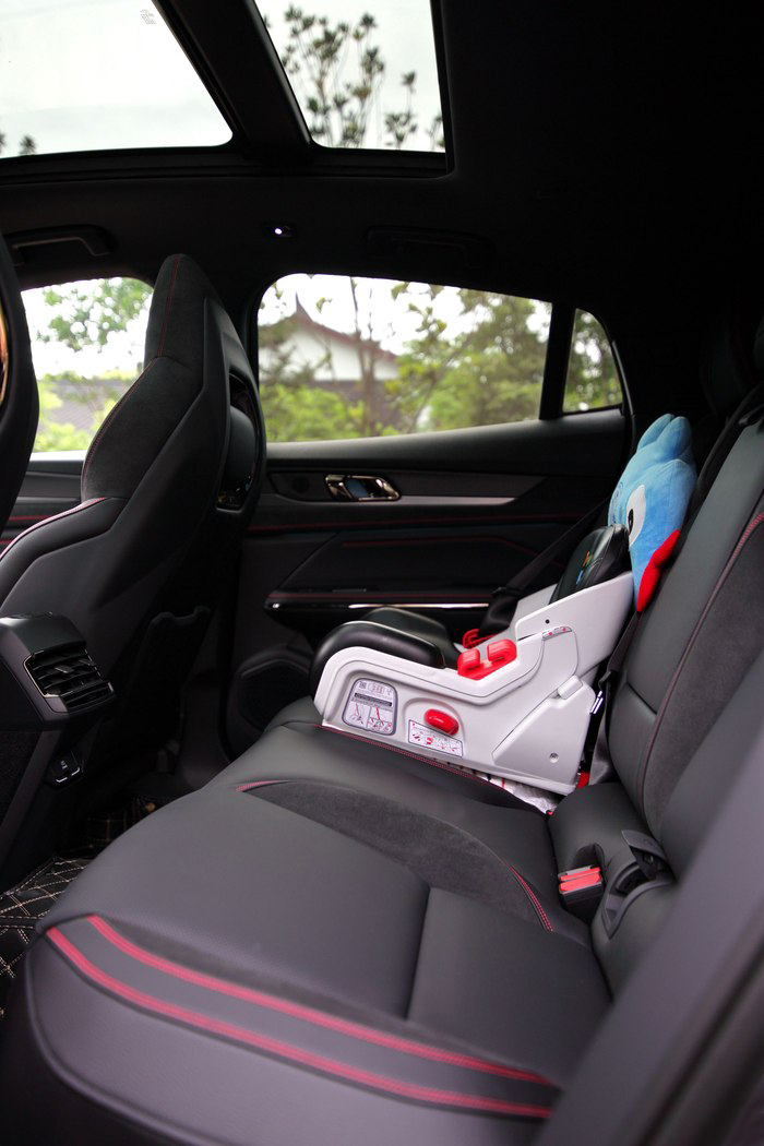 领克05实测驾驶感受,还在纠结买什么车领克05值得一试