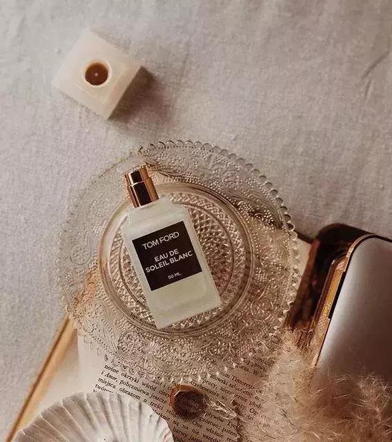 适合秋冬的香水淡香,适合秋冬季节使用的香水