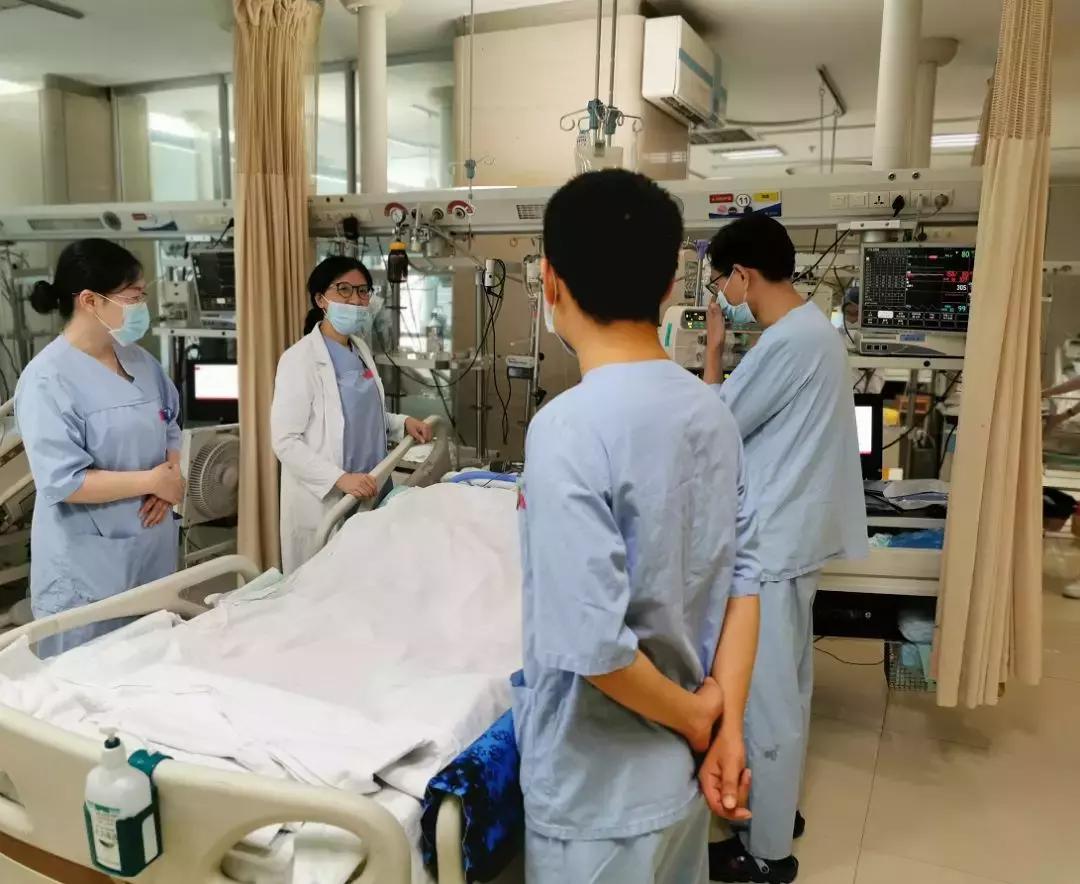 整吞河豚皮八旬老人险些丧命,生吞草鱼鱼胆