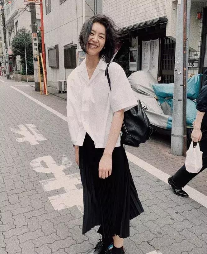 洋气减龄学院风,秋季学院风叠穿甜美穿搭教程来啦