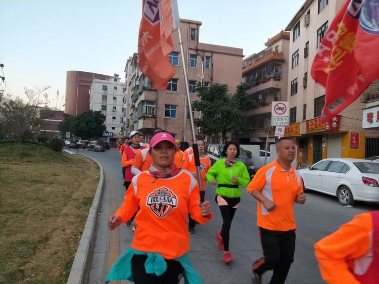 魅力深马,微马同行!六约微马助力深圳国际马拉松