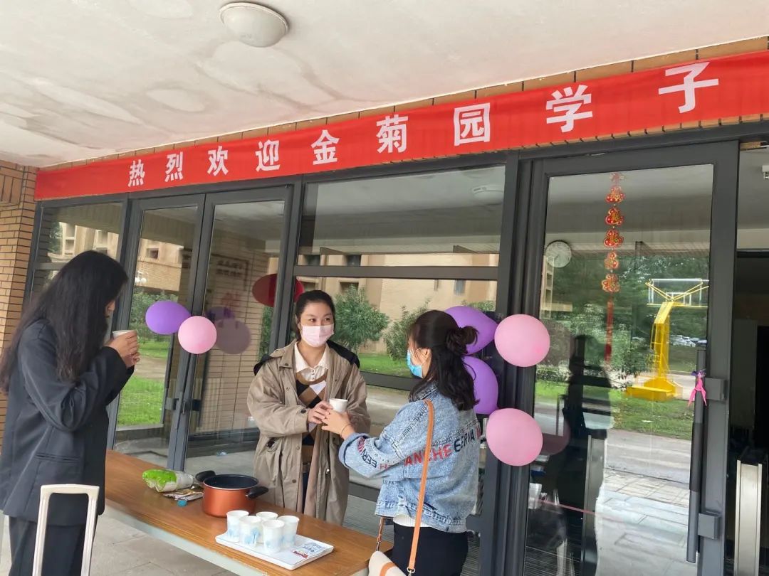 绿岛“背影”|这些瞬间,因为有你而更温暖难忘!