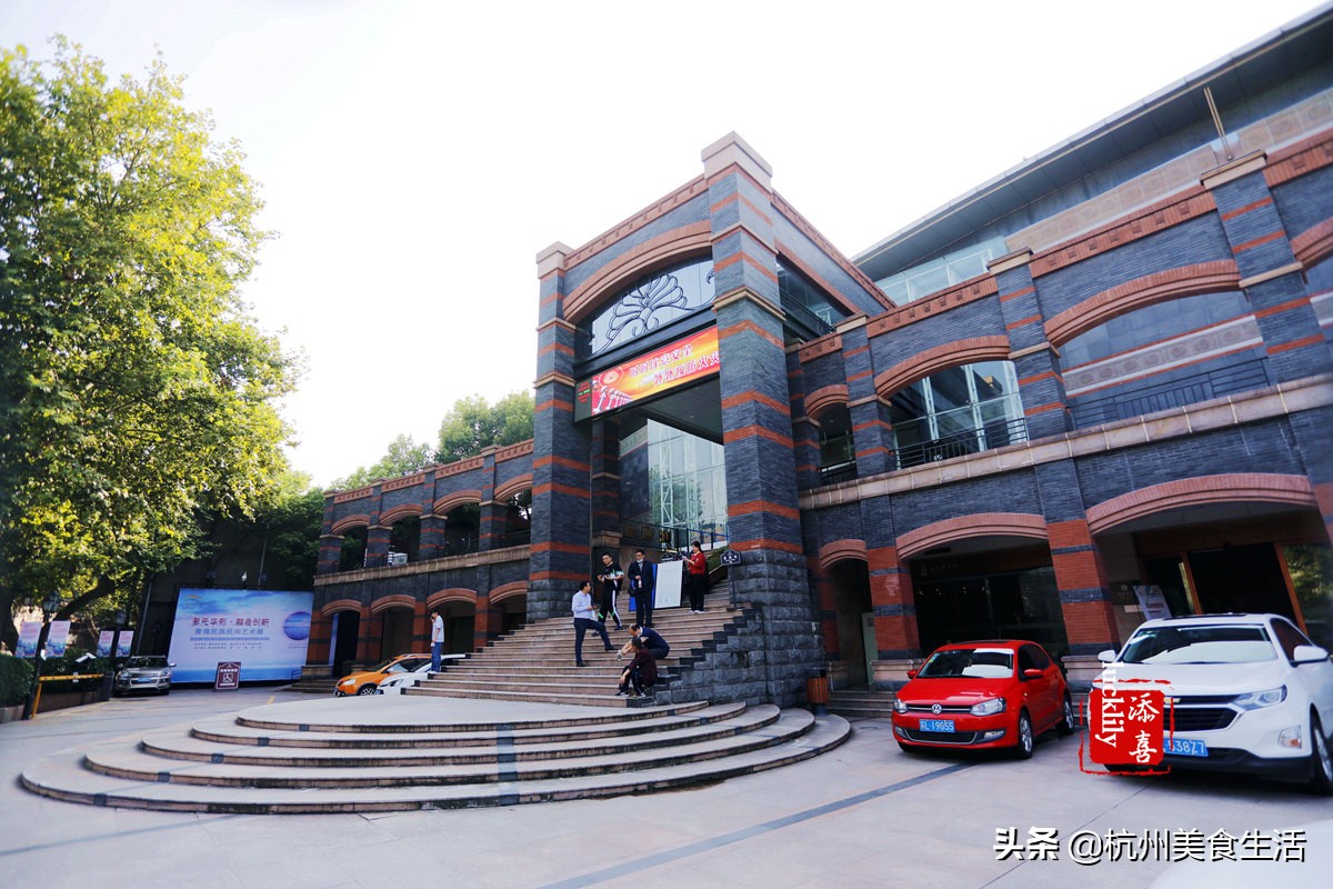 镇江美食三茅宫地锅鸡,镇江美食推荐锅盖面