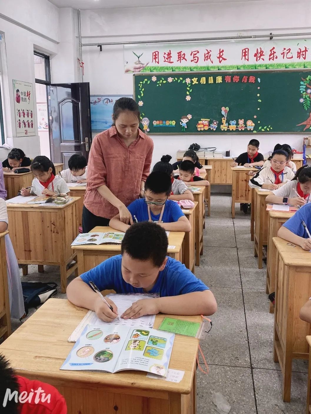 启东长江小学英语特色活动,小学英语素质展示会