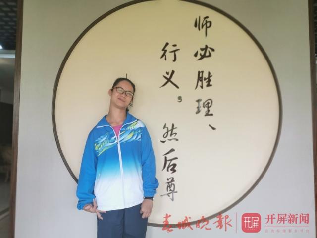 “自信才有力量向前冲！”昆十中这名662分的考生，在逆境中乐观成长
