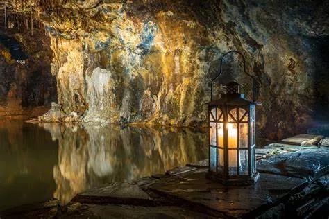 看星星挖宝石,10个世界上最美丽的隐藏洞穴