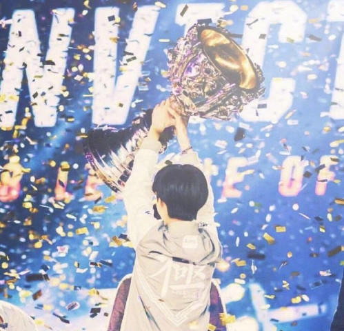 igs8夺冠宁王意难平,s8宝蓝闹离队