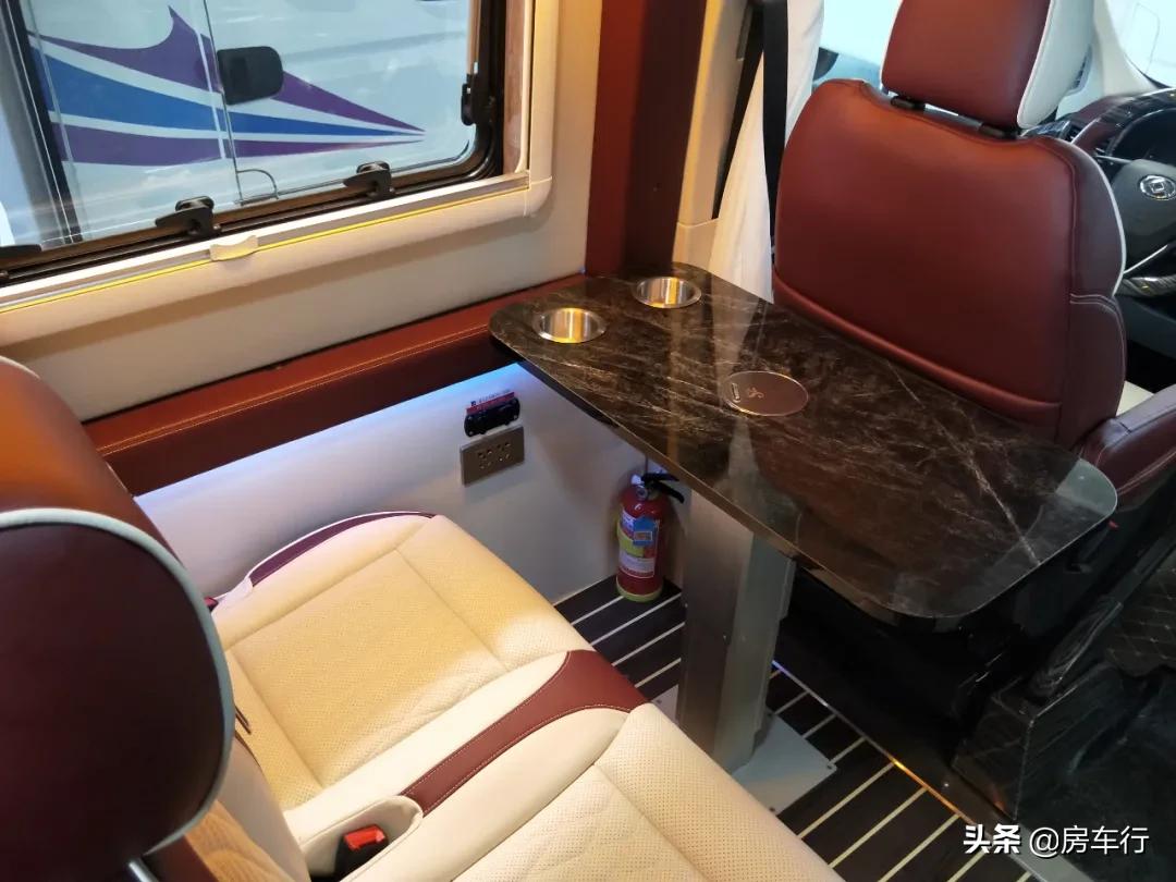 轻卡房车c型房车b型房车,房车推荐80万豪华房车c型