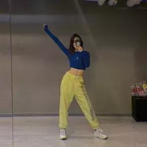 比欧阳娜娜好看的衣服,95后小花欧阳娜娜