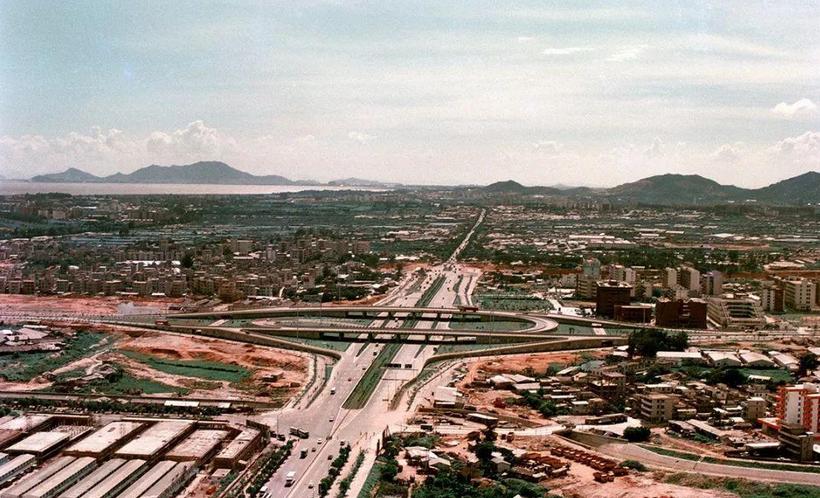 “幸运儿”凤凰传奇走红秘史，和捧红他们的幕后金主