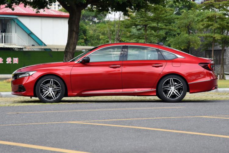 本田雅阁2020款和凯美瑞试驾,本田雅阁对比凯美瑞试驾