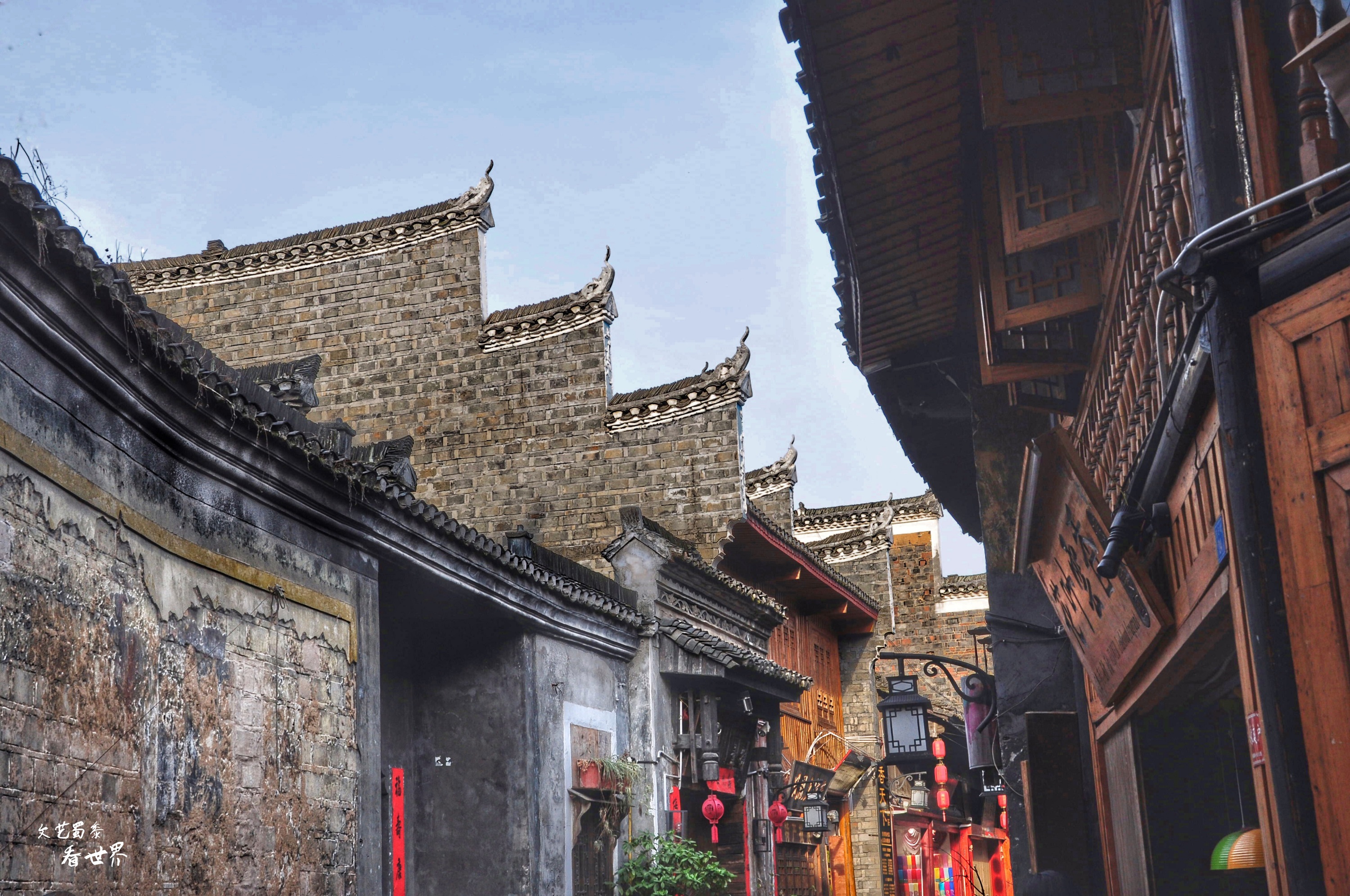 凤凰古城还值得去吗,凤凰古城值得去吗