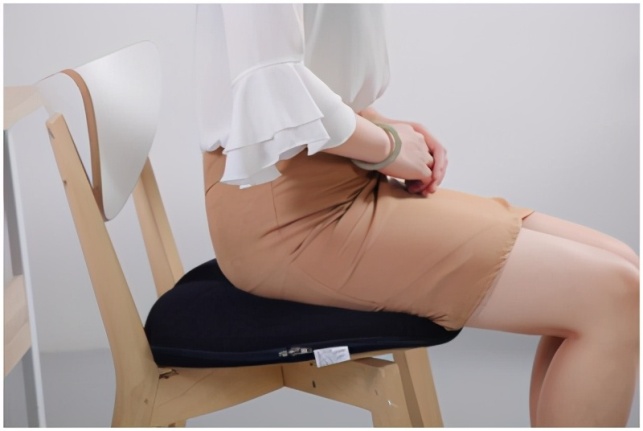 得了痔疮怎么办学会三招治痔疮,得了痔疮别担心这个小方法快试试