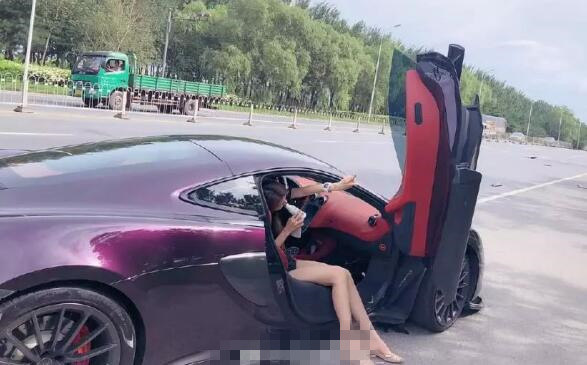 郭艾伦女朋友座驾,郭艾伦座驾曝光