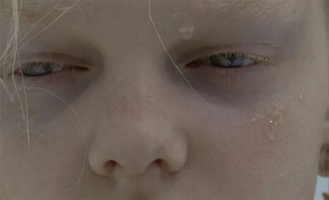 如果你曾被调侃长得像外星人，恭喜你，进军时尚圈的机会来了！