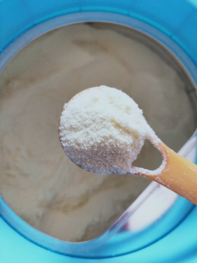 有妈妈的孩子是幸福的,没有母乳喝什么奶粉最好