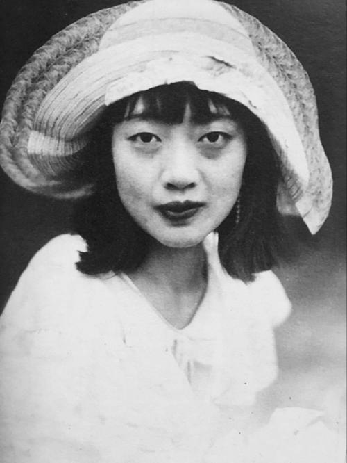 末代皇后婉容为何会被打入冷宫,末代皇帝皇后婉容的结局是什么