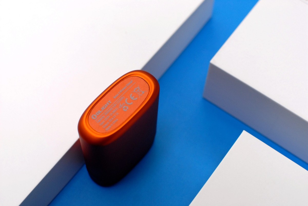 baton手电筒测评,傲雷baton3强光手电体验