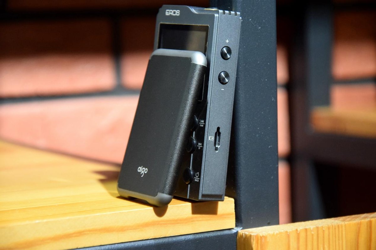 薄如iPhone7小似火柴盒,大容量高速传输不掉速,爱国者S7Pro体验