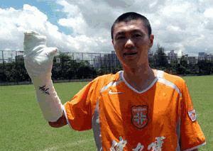 最新足坛暴力事件集锦,足坛十大暴力事件第一名