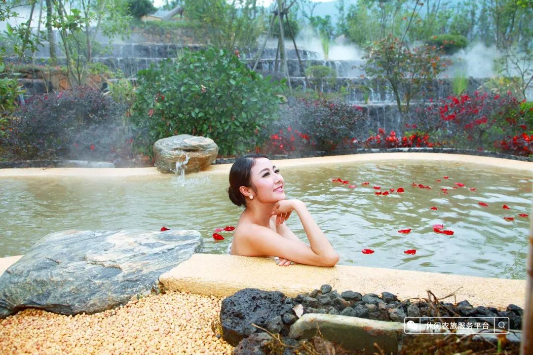 风景最好的天然火山温泉,这里有天然独特的山中温泉